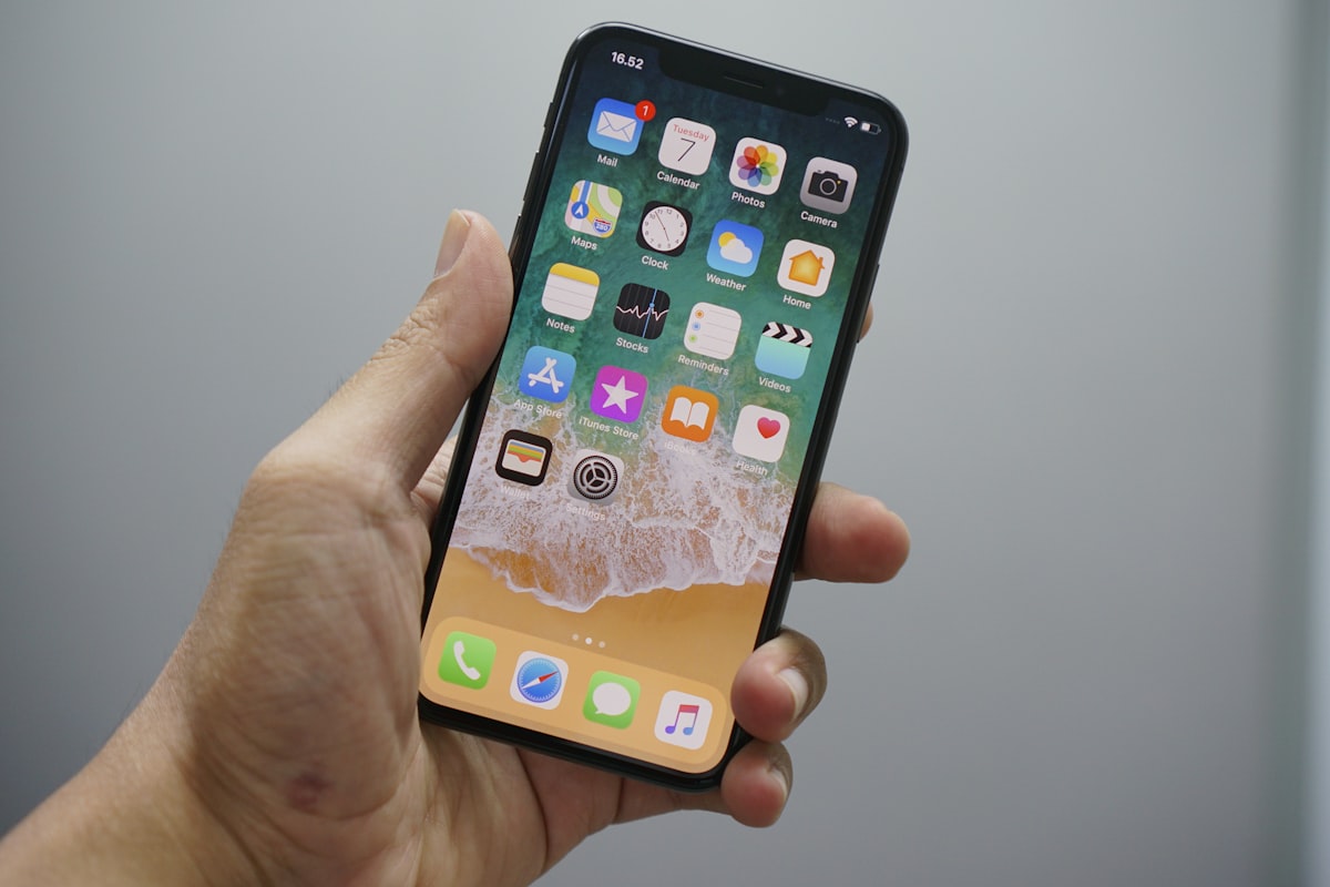 Smartfon i analiza danych — informatyka śledcza urządzeń mobilnych, Red Code Service